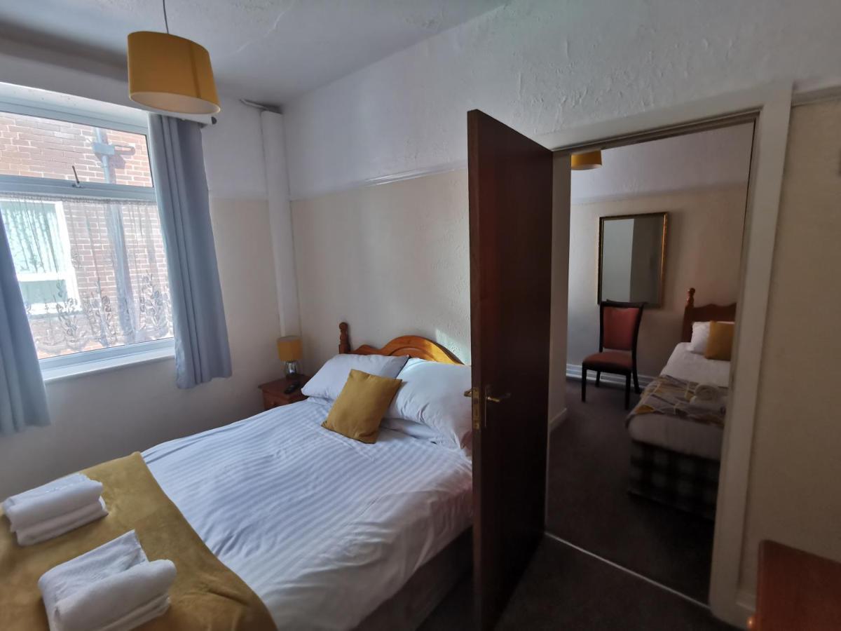Leverdale Hotel Blackpool Bagian luar foto